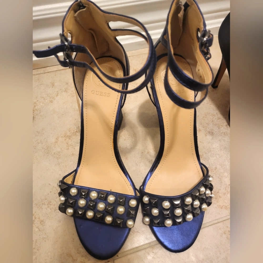 Guess sandals